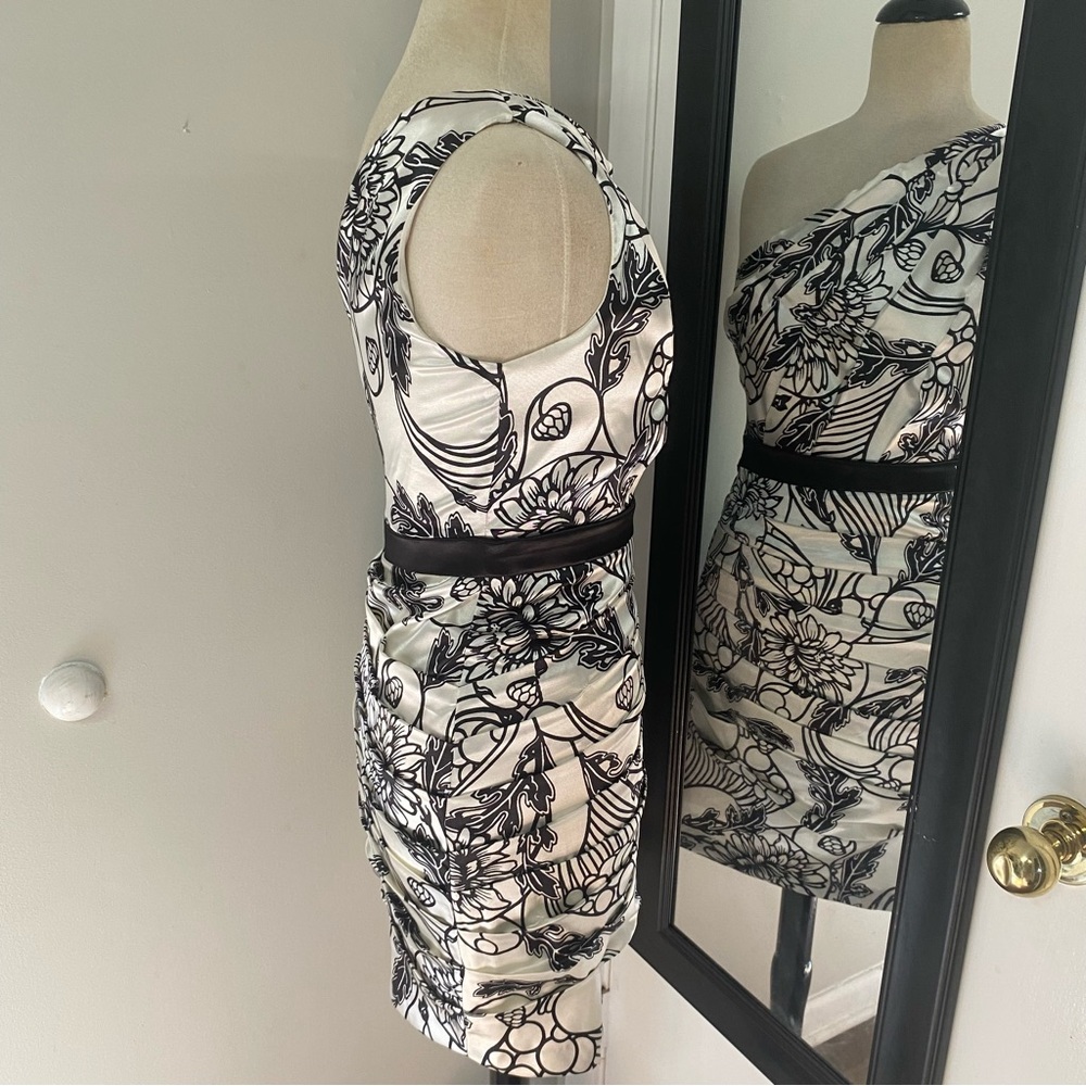 One shoulder party dress - Picture 7 of 12